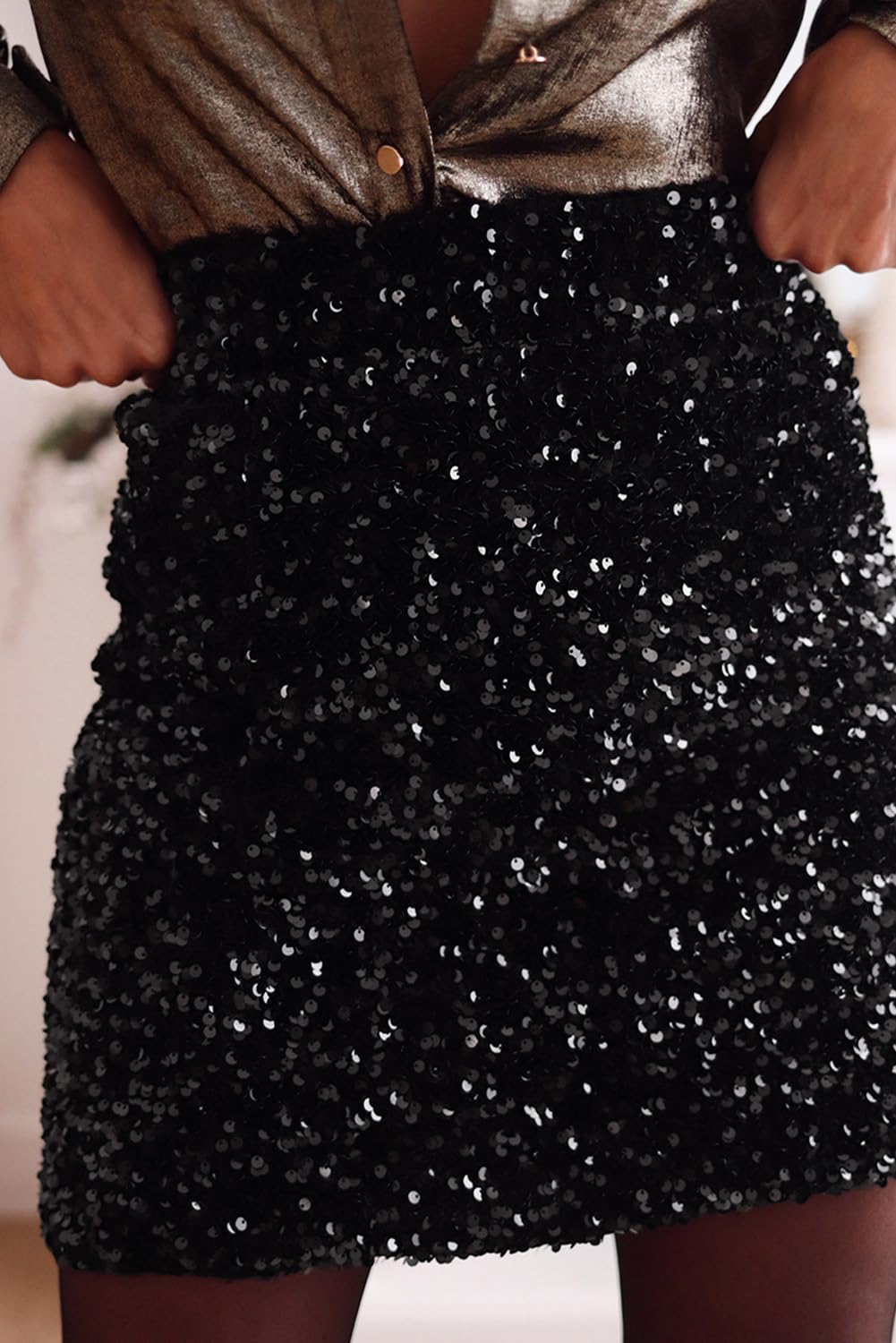 Happy Sailed Women's Sequin Skirt Trendy Fall Winter High Waisted A Line Glitter Mini Skirt Sparkle Night Out Skirts for Women Party Fashion 2025 Black Small